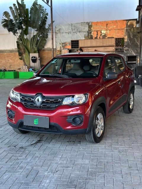 Renault Kwid na cor vermelha, vista dianteira em três quartos (foto 1 de 12)