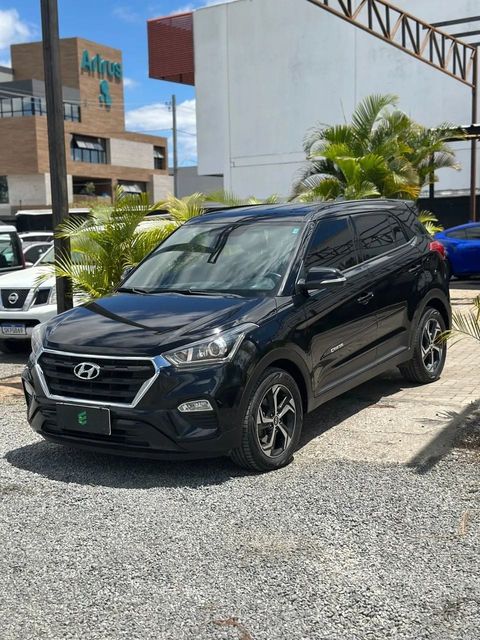 Hyundai Creta na cor preta, vista dianteira em três quartos (foto 1 de 15)