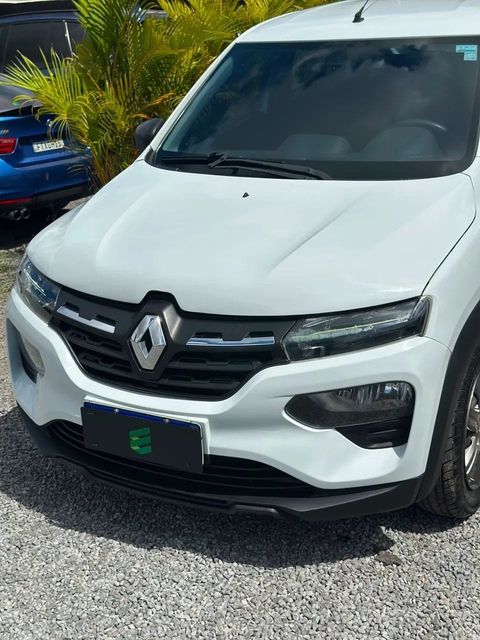 Renault Kwid na cor branca, vista de frente