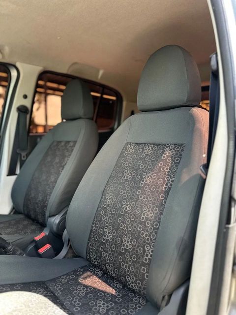Fiat Uno, bancos dianteiros