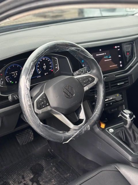 Volkswagen Polo, painel e volante (foto 8 de 19)