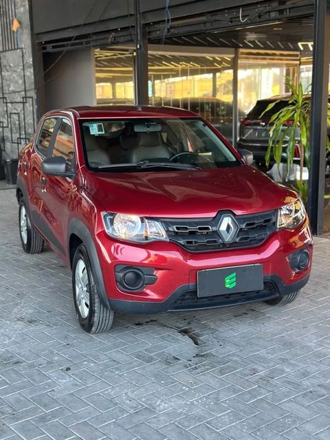 Renault Kwid na cor vermelha, vista dianteira em três quartos (foto 3 de 12)