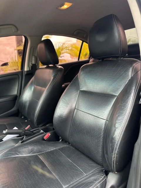Honda City, bancos dianteiros