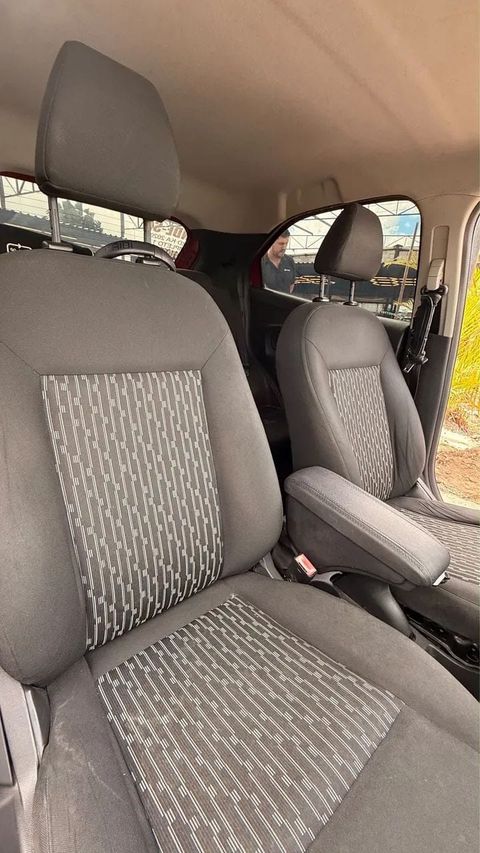 Ford Ka, bancos dianteiros