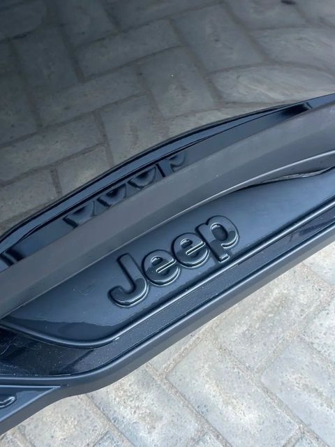 Jeep Compass, emblema (foto 15 de 16)