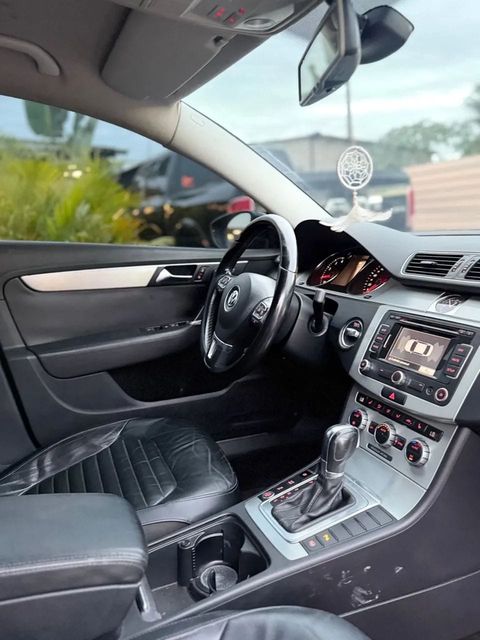 Volkswagen Passat, painel e volante