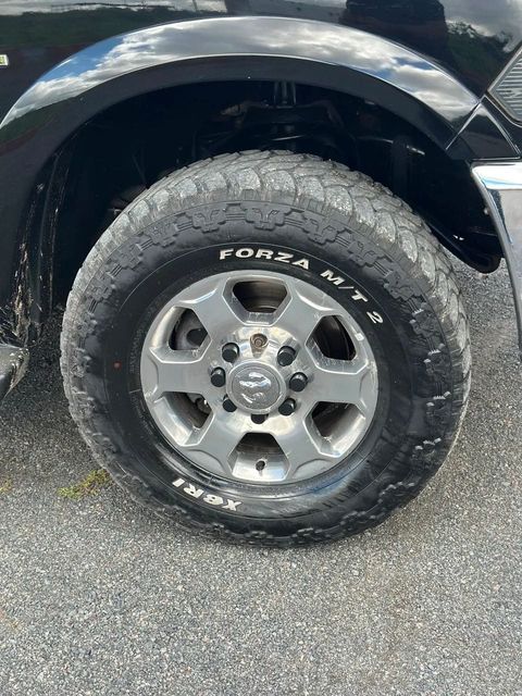 Dodge Ram 2500, roda e pneu