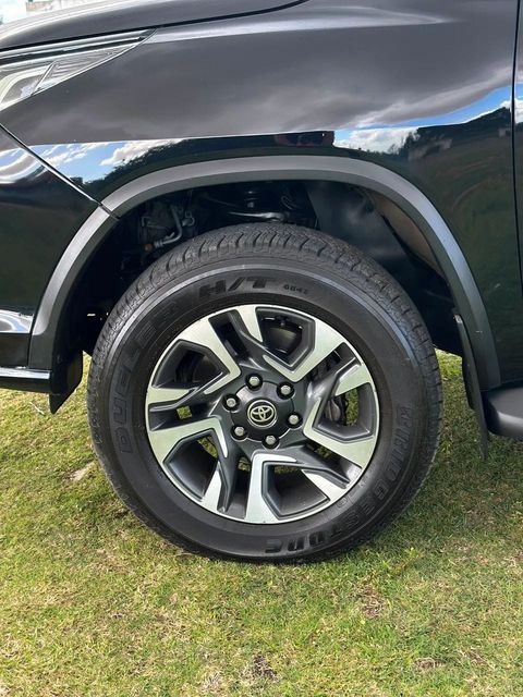Toyota Hilux SW4, roda e pneu
