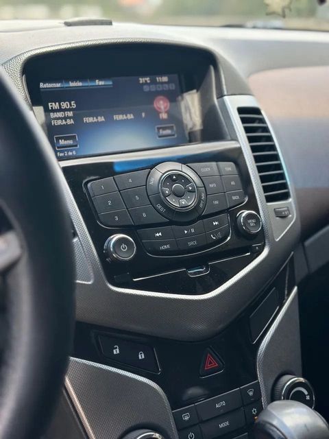 Chevrolet Cruze, central multimídia e comandos do painel