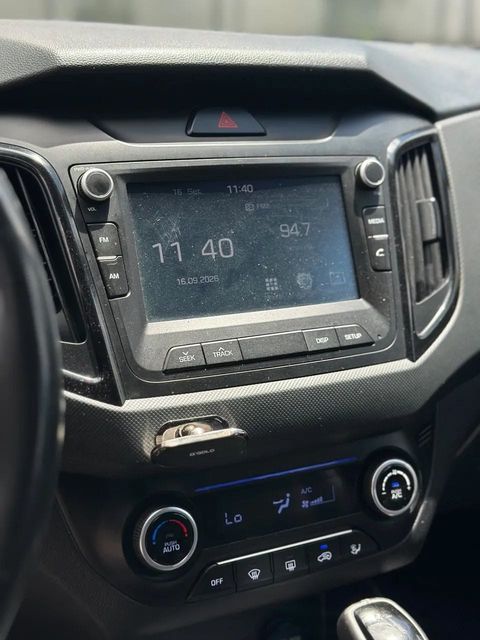 Hyundai Creta, central multimídia e comandos do painel