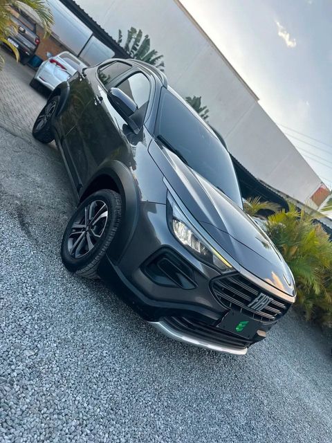 Fiat Pulse na cor cinza, vista dianteira em três quartos (foto 2 de 14)