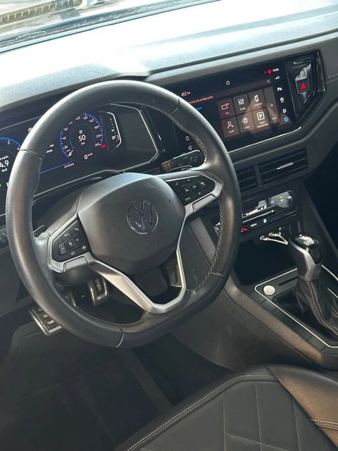 Volkswagen Virtus, painel e volante