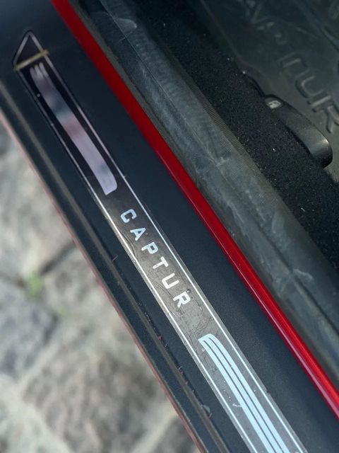 Renault Captur, soleira da porta