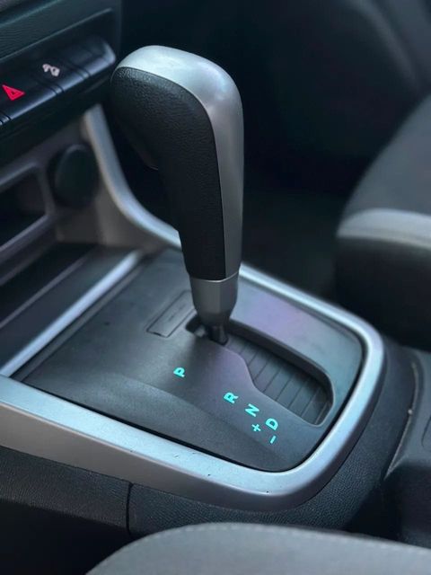 Chevrolet S10, console central e alavanca de câmbio
