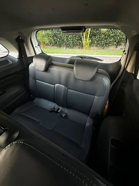Chevrolet Spin, bancos traseiros (foto 9 de 13)