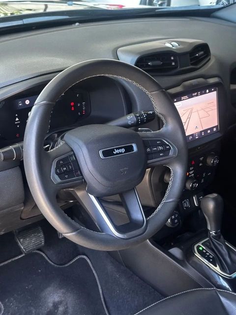 Jeep Renegade, painel e volante