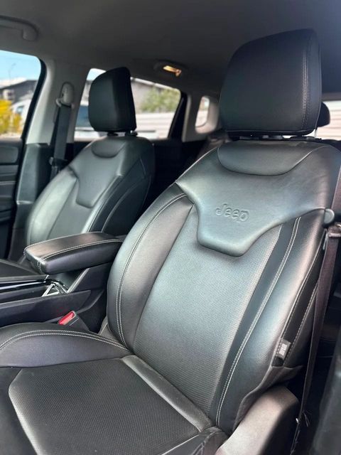Jeep Compass, bancos dianteiros