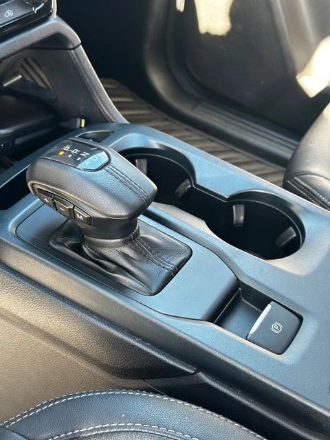 Ford Ranger, console central e alavanca de câmbio
