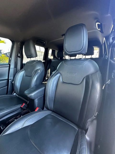 Jeep Renegade, bancos dianteiros