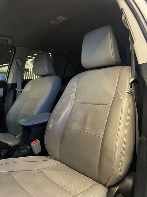 Toyota Corolla, bancos dianteiros