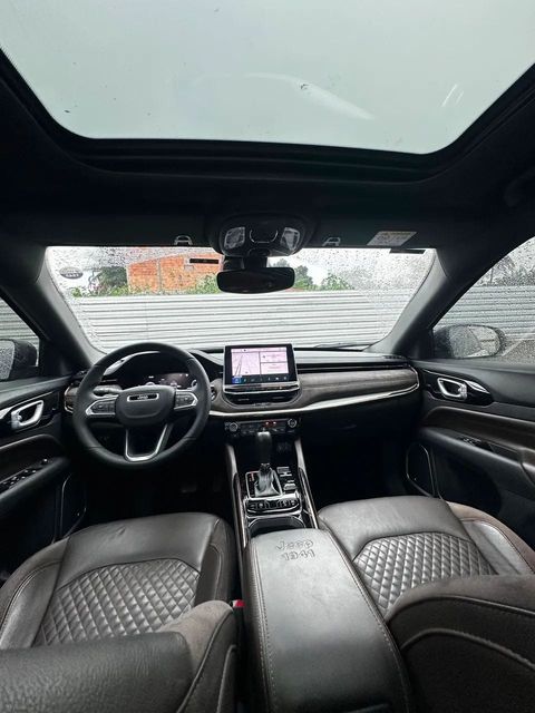 Jeep Commander, vista do interior