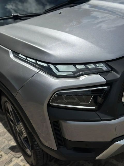 Fiat Toro, farol dianteiro