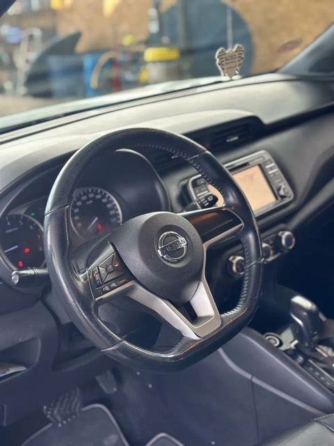Nissan Kicks, painel e volante