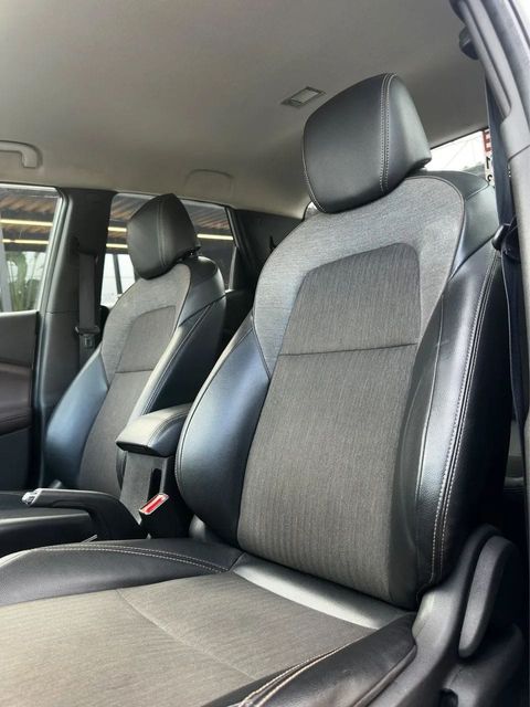 Chevrolet Montana, bancos dianteiros