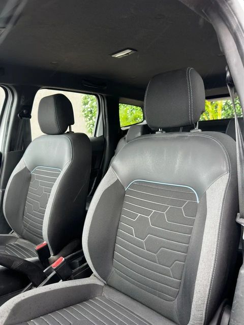 Renault Duster, bancos dianteiros