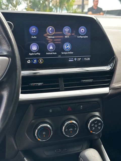 Chevrolet Montana, central multimídia e comandos do painel