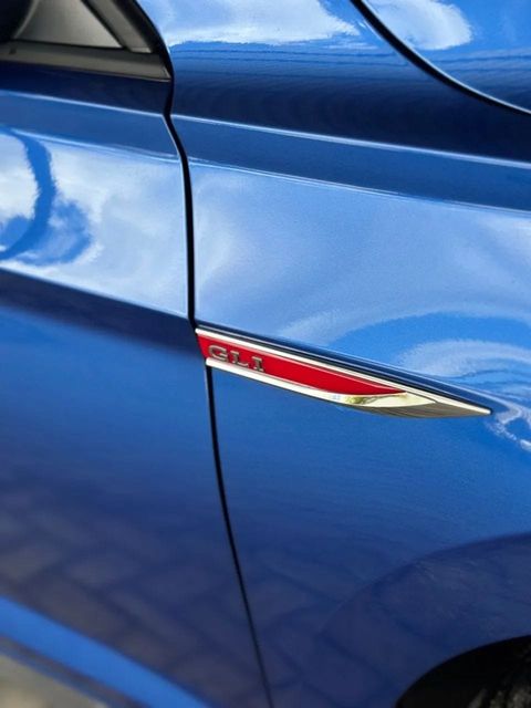 Volkswagen Jetta, emblema