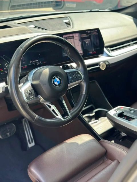 BMW X1, painel e volante