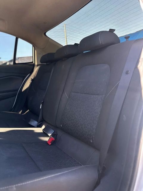 Chevrolet Onix Plus, bancos traseiros