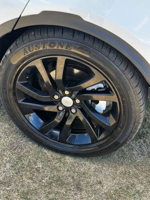 Land Rover Discovery, roda e pneu