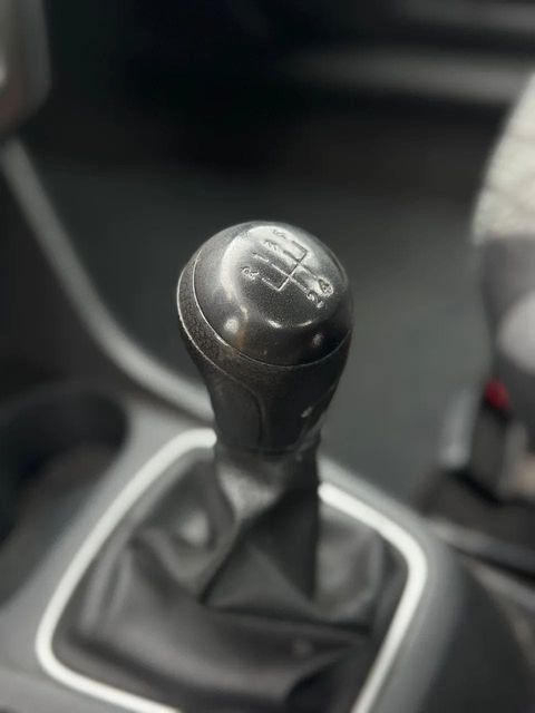 Volkswagen Fox, console central e alavanca de câmbio