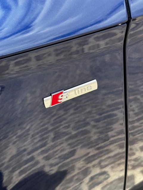 Audi Q5, emblema