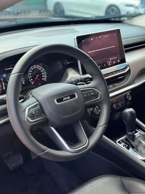 Jeep Compass, painel e volante (foto 10 de 16)