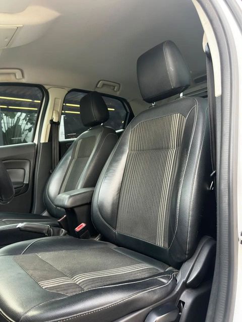 Ford EcoSport, bancos dianteiros