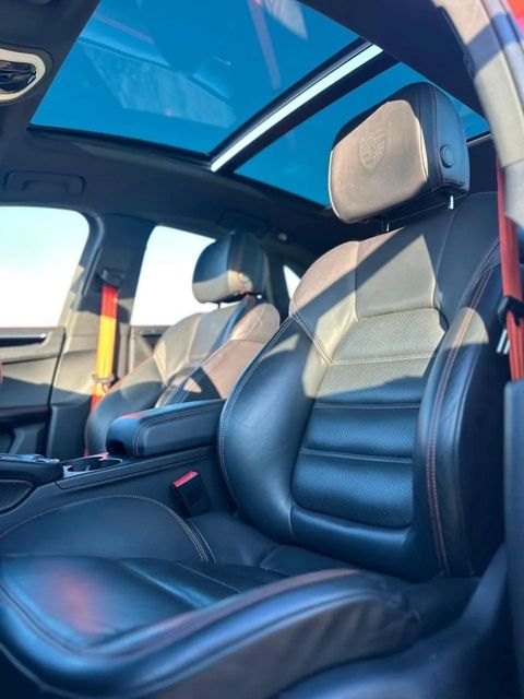 Porsche Macan, bancos dianteiros (foto 9 de 20)