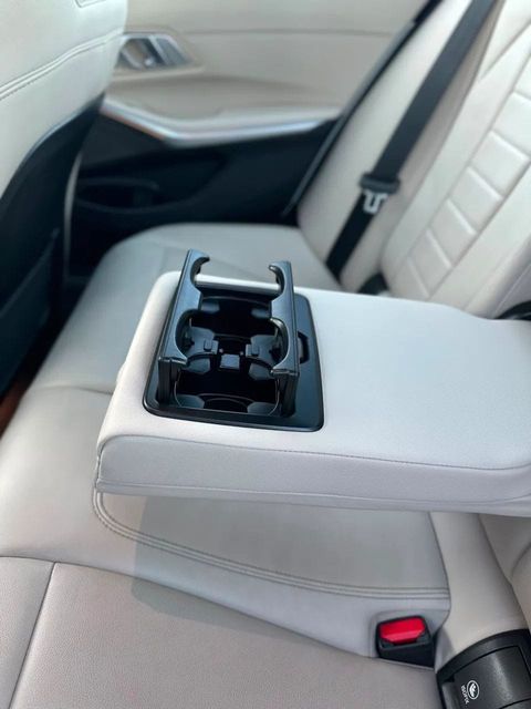 BMW 320i, bancos traseiros (foto 11 de 20)