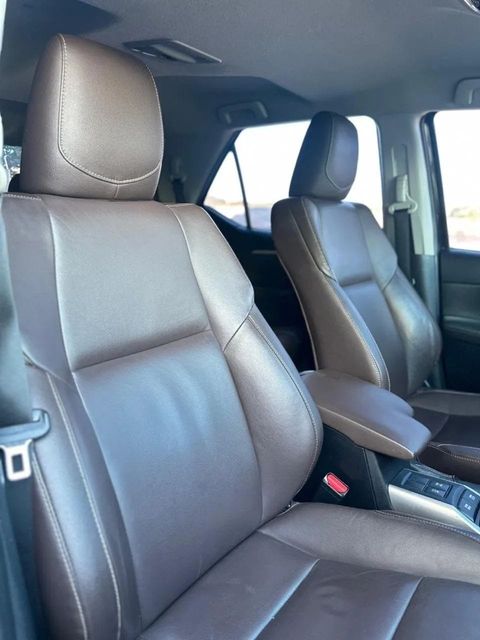 Toyota Hilux SW4, bancos dianteiros