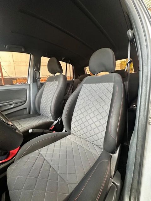 Volkswagen Fox, bancos dianteiros