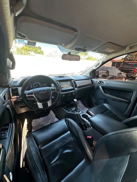 Ford Ranger, vista do interior
