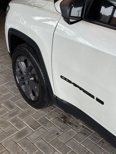 Jeep Compass, emblema