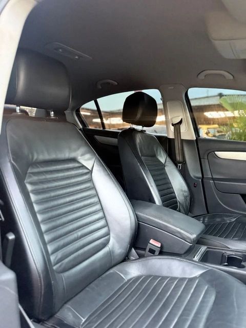Volkswagen Passat, bancos dianteiros