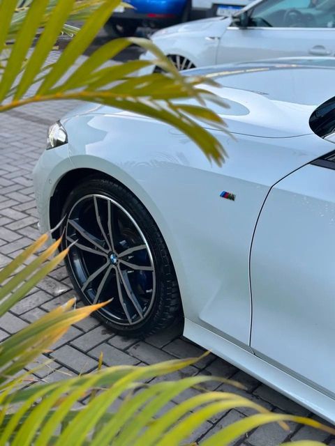BMW 320i, roda e pneu
