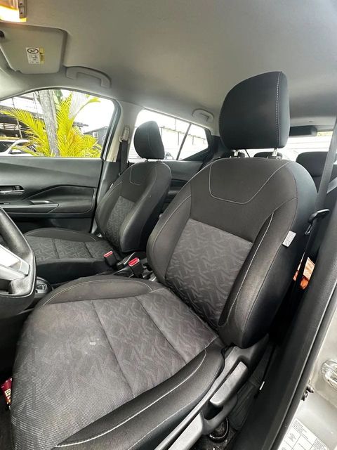 Nissan Kicks, bancos dianteiros