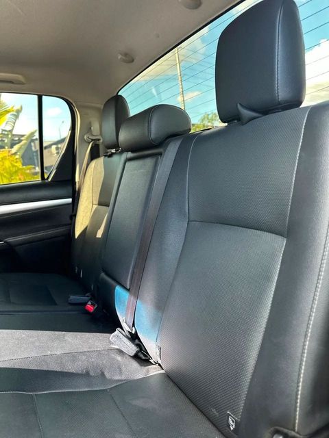 Toyota Hilux, bancos traseiros