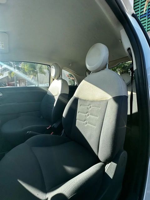 Fiat 500, bancos dianteiros