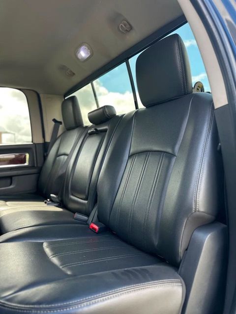 Dodge Ram 2500, bancos traseiros